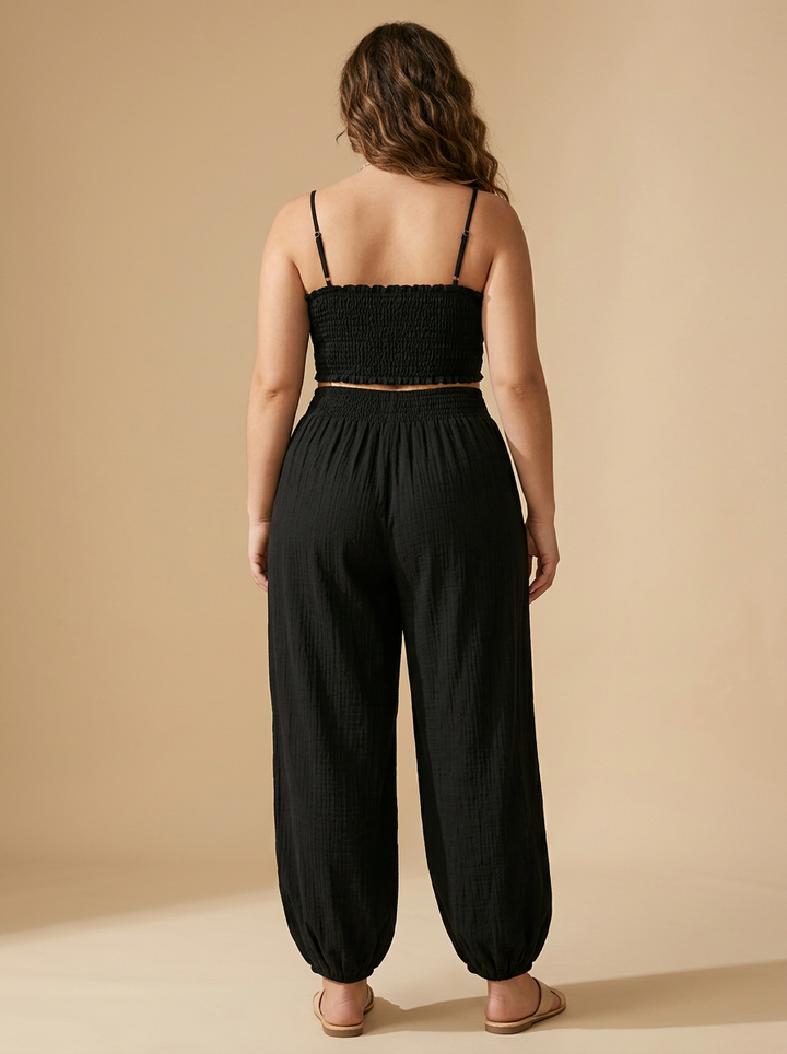 Bianca conjunto negro trasera