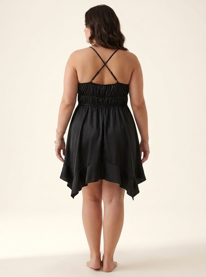 Aitana™ | Vestido Mini Halter Acampanado