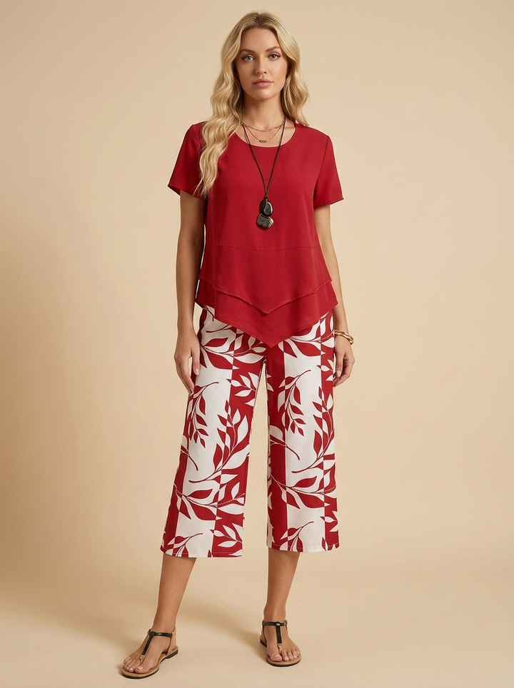 Marisol conjunto rojo modelo delgada frontal