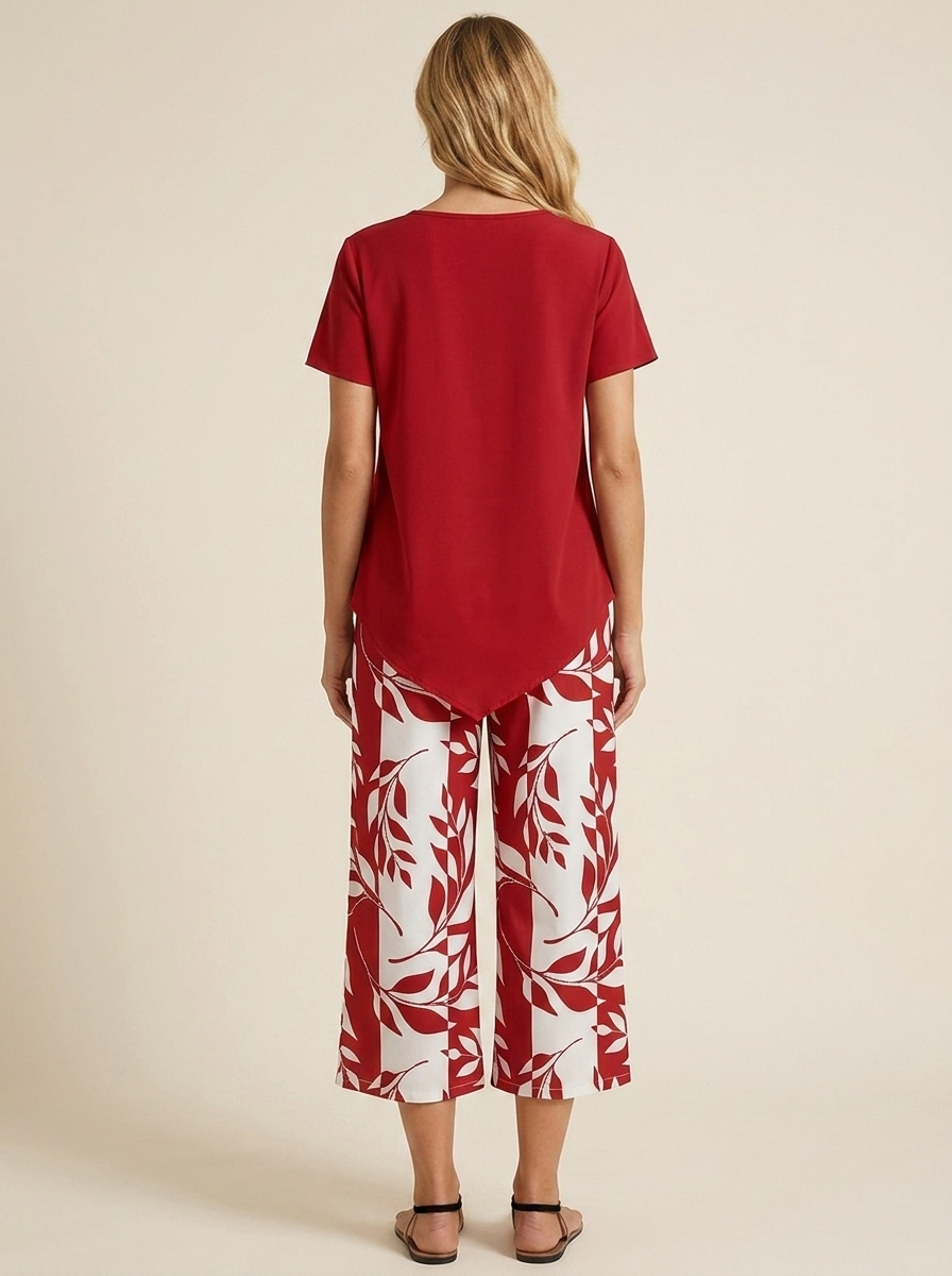 Marisol conjunto rojo modelo delgada trasera