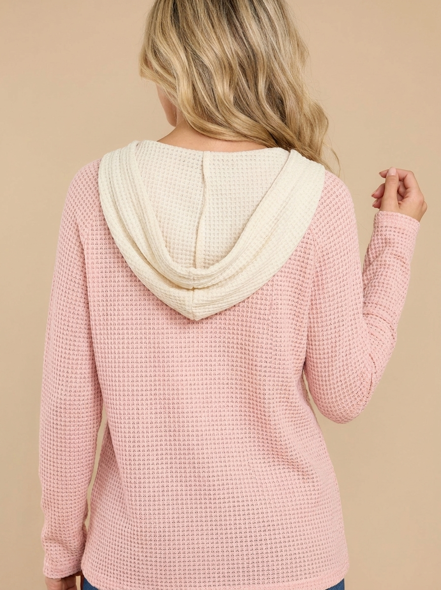 Sudadera Alma con capucha color rosa, vista de espalda