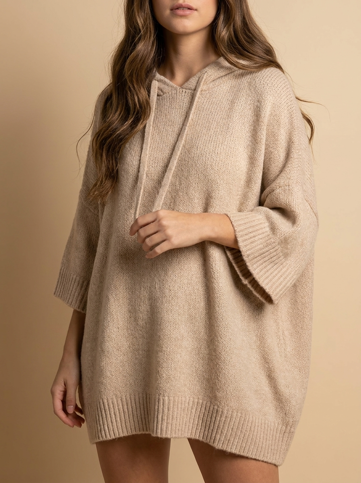 Sudadera Vega poncho con capucha color beige, vista frontal